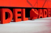 Letras em esferovite pintadas