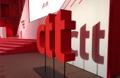 Logótipo suspenso em estrutura personalizada